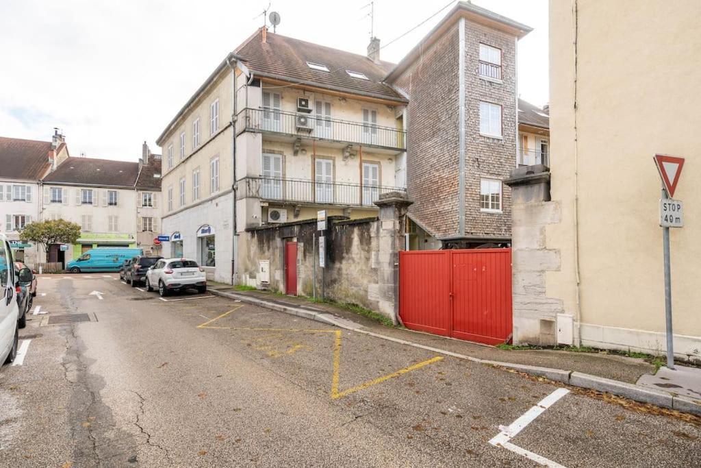 Superbe Appartement Avec Parking Gratuit Lons-le-Saunier Extérieur photo