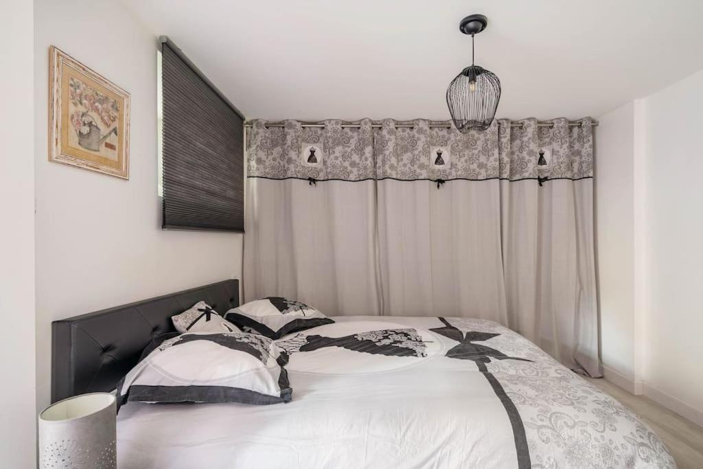 Superbe Appartement Avec Parking Gratuit Lons-le-Saunier Extérieur photo