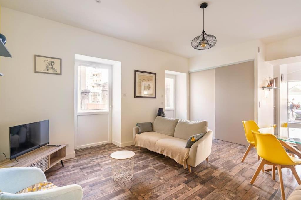 Superbe Appartement Avec Parking Gratuit Lons-le-Saunier Extérieur photo